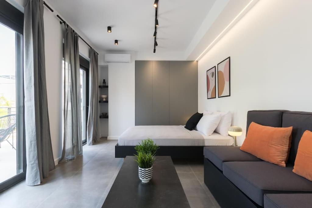 Academy Elegant #301 / Stunning Terrace Apartment
